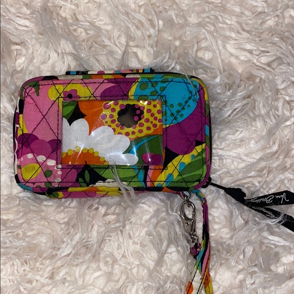 🐚Adorable patterned Vera Bradley wristlet! - Picture 2 of 5